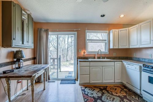 11281 Kenyon Rd, Mount Vernon OH  43050-9206 exterior