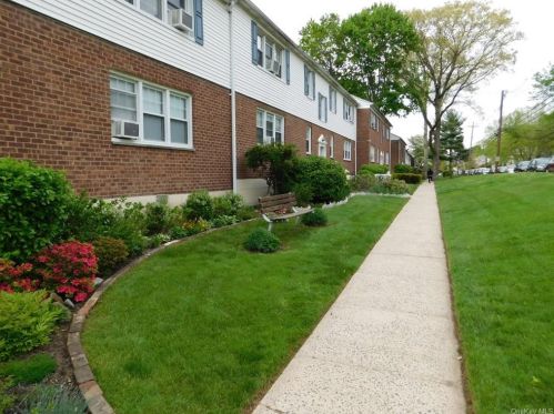 71 Columbus Ave, White Plains, NY 10604-3909