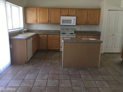 12746 Hollyhock Dr, Avondale AZ  85392-6651 exterior