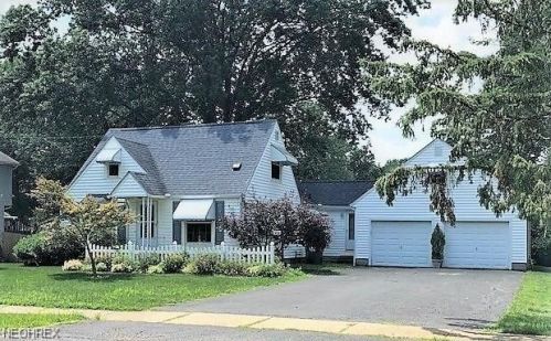 3936 Klein Ave, Cuyahoga Falls, OH 44224-3422