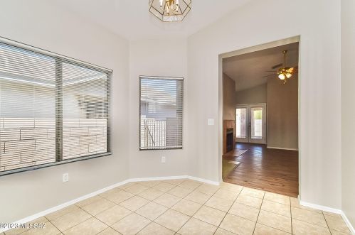 2468 Tyler River Dr, Tucson AZ  85705-4937 exterior