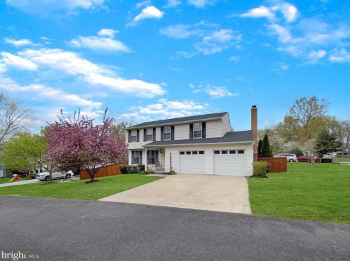 7829 Roundabout Way, Springfield, VA 22153-1830