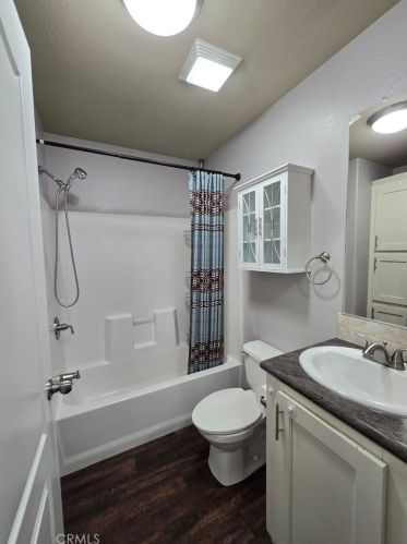 8052 Alhambra Ave, Paramount CA  90723-2437 exterior