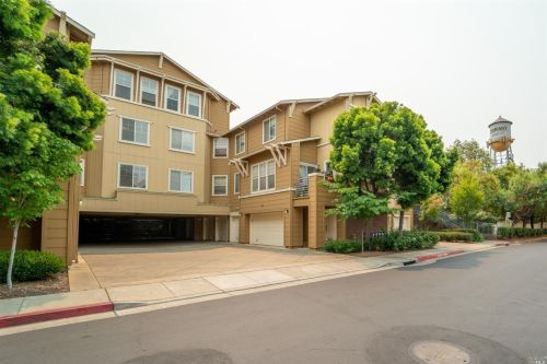 1584 Chandler St, Oakland, CA 94603-3883