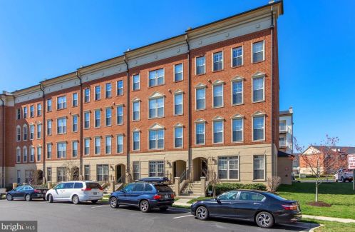 7712 Cedar Branch Dr, Gainesville, VA 20155-1992