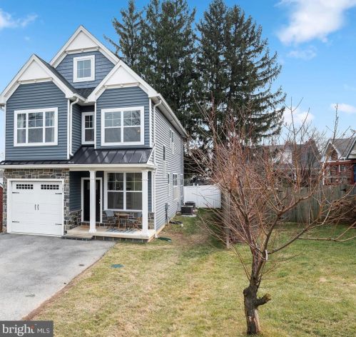 107 Chestnut St, Newtown Square, PA 19073-3304