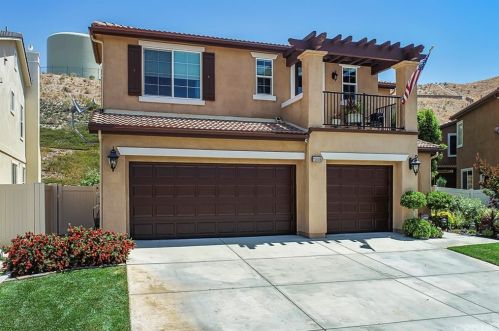 15606 Nahin Ln, Santa Clarita, CA 91387-1408