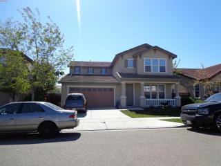 4805 Mammouth Ln, Oakley, CA 94561-5204