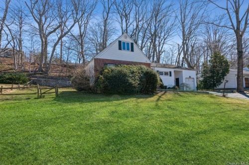 439 Pinebrook Blvd, New Rochelle, NY 10804-3927