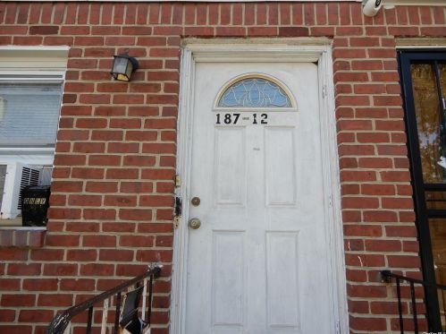 18712 Ridgedale St, Jamaica, NY 11413-1417