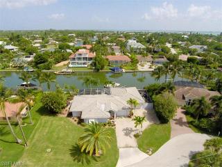 734 Sand Dollar Dr, Sanibel, FL 33957-7004