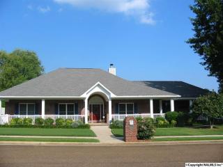 102 Red Paw Dr, Huntsville, AL 35824-1344