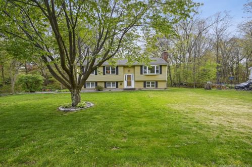 9 Cedar Ridge Rd, East Hampton, CT 06424-1618