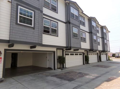 12012 Downey Ave, Downey CA  90242-2500 exterior