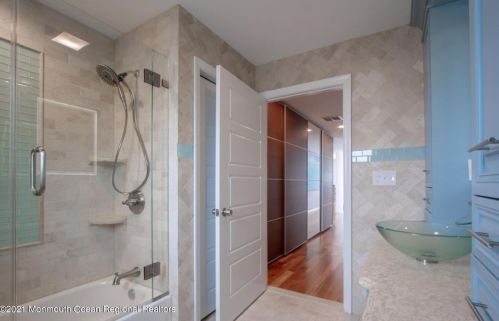 26 Ocean Ave, Monmouth Hills NJ  07732-1411 exterior