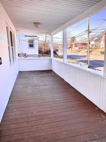 915 Burnside Ave, Hartford, CT 06108-2710