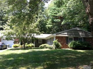 24 Sheppard Ln, Stonybrook NY  11790-3335 exterior