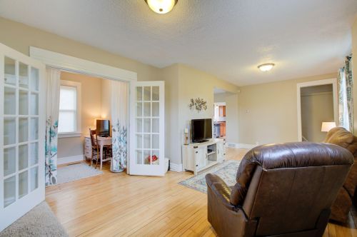 992 Bellows St, Saint Paul, MN 55118-1320
