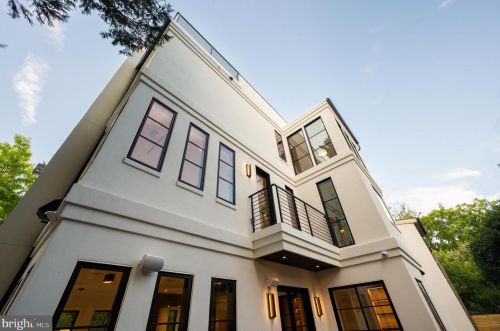 3302 Cleveland Ave, Washington DC 20008-3456 exterior