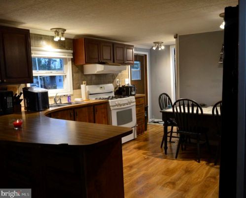 2208 Blair Dr, Yardley PA  19067-3606 exterior