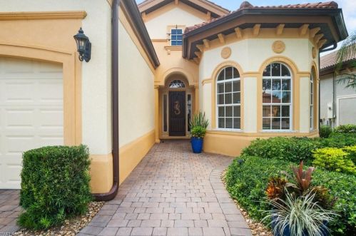 6501 Caldecott Dr, Naples FL  34113-3196 exterior