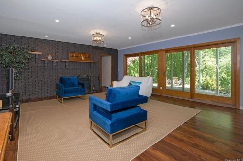 12 Fawn Hl Rd, Tuxedo Park NY  10987-3531 exterior