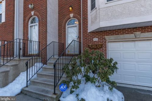 102 Carol Ct, Lansdale, PA 19446-1570