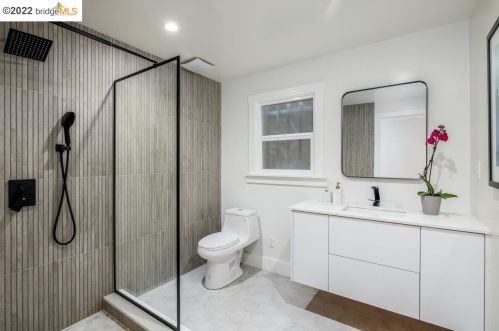 481 59th St, Oakland CA 94609-1538 exterior