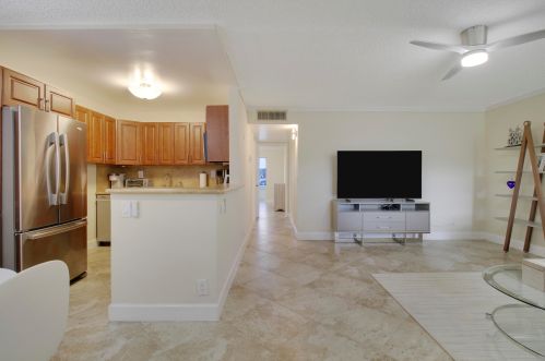 255 Burgundy F, Delray Beach FL  33484-4951 exterior