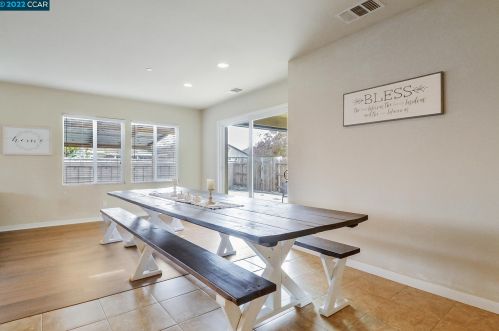 2243 Eastport Dr, Oakley CA  94561-3539 exterior