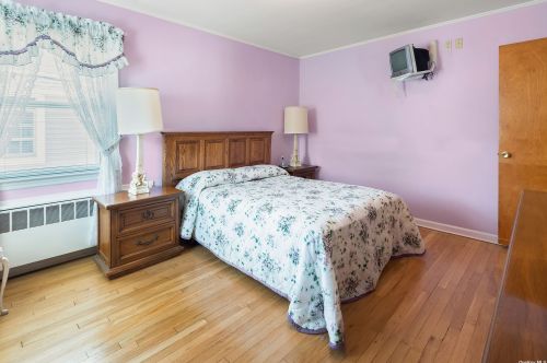 113 1st St, New Hyde Park NY  11040-4415 exterior