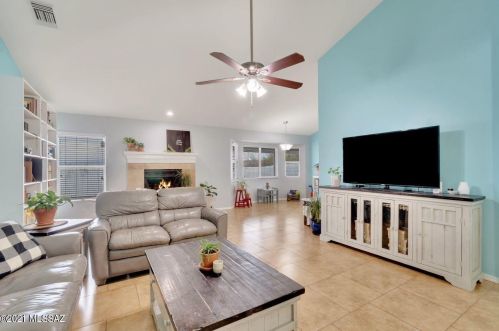 8631 Newhill Ave, Tucson, AZ 85742-9576