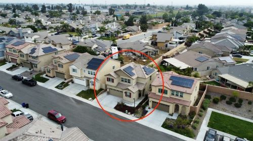 865 Pine Ave, Rialto CA  92376-4552 exterior