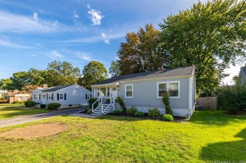 120 Sunnyside Ct, Milford, CT 06460-3434