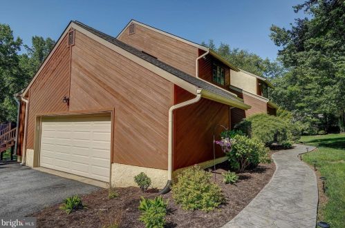 813 Marlboro Spring Rd, Kennett Sq PA  19348-1313 exterior