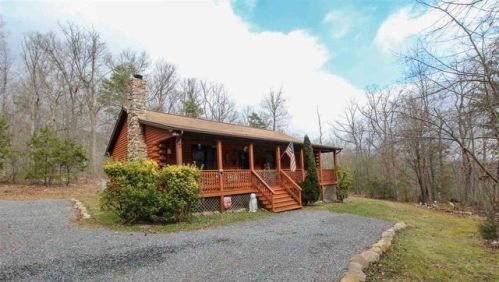 824 Cardinal Dr, Richmond National Battlefiel, VA 22835-5807