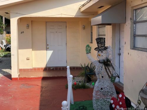 313 12th St, Hialeah, FL 33010-3507