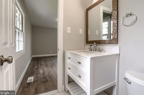 37 Needlepoint Ln, Willingboro NJ  08046-1918 exterior