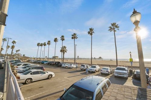 1813 Huntington St, Huntington Beach CA  92648-3131 exterior