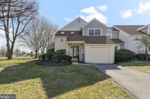 29 Hunters Run, Newtown Square, PA 19073-3928