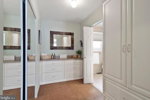 1162 Horseshoe Dr, Blue Bell PA  19422-1947 exterior