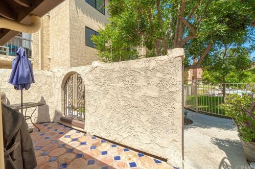 5459 Centralia St, Long Beach CA  90808-1456 exterior