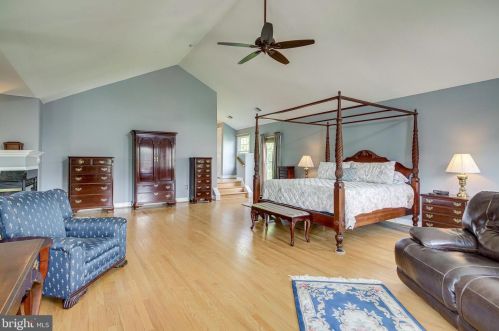12664 Crabtree Falls Dr, Bristow VA  20136-2161 exterior