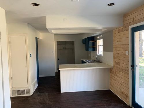 541 Pine St, Lewisville TX  75057-2632 exterior