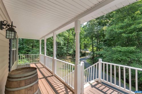 2 Riverside Dr, Bybee VA  22963-2021 exterior