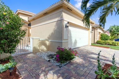 7044 Cataluna Cir, Delray Beach, FL 33446-3100
