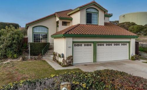 3239 Crescent Ave, Marina, CA 93933-4305