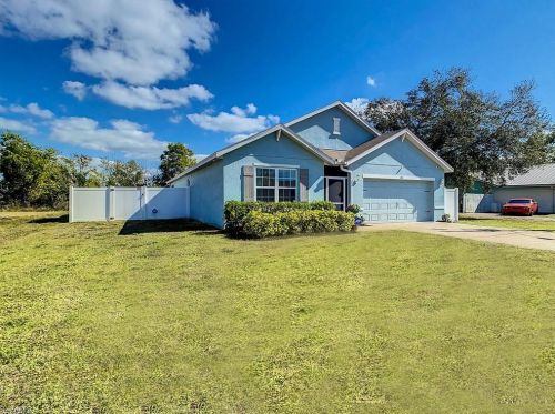 147 1st Pl, Cape Coral, FL 33990-1006