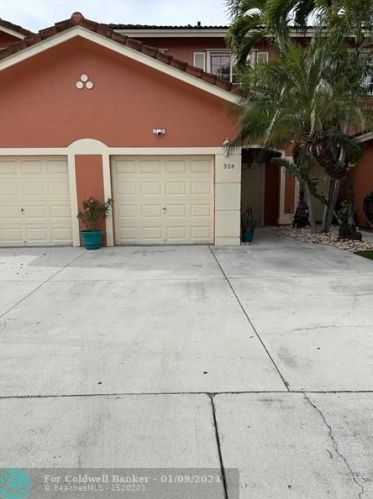 964 100th Ave, Hollywood FL  33024-4372 exterior