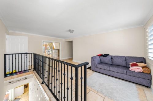 3555 Promontory St, San Diego CA 92109-6634 exterior